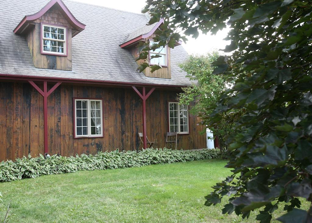 Éden sur Terre Bed and Breakfast Marieville Esterno foto